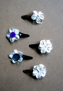 Adorn your hair with these cute little flower hair clips 